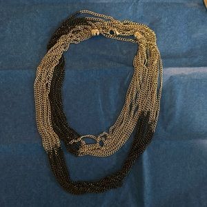 2 toned necklace. Can be worn long or layered